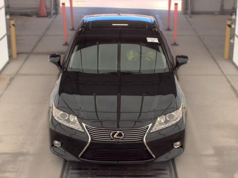Used 2013 Lexus ES 350 w/ Premium Pkg FWD image 2