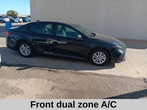Used 2025 Toyota Camry LE image 3