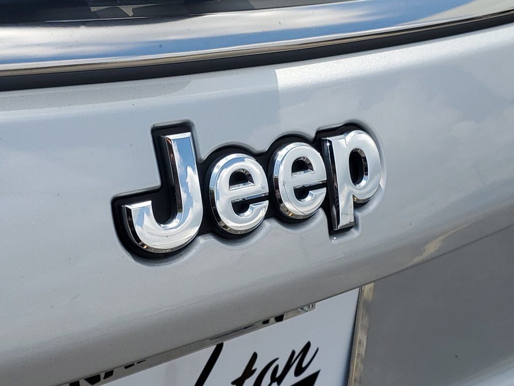 Used 2025 Jeep Compass Limited AWD/4WD image 31