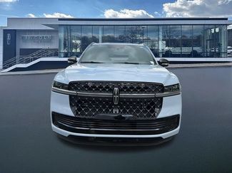 New 2025 Lincoln Navigator L Reserve w/ Jet Appearance Package AWD/4WD video 2