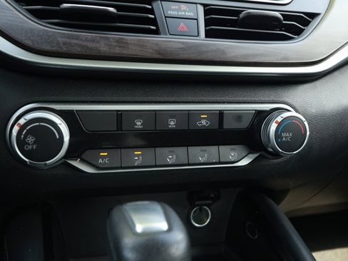 Used 2023 Nissan Altima 2.5 SV image 19