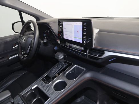 Used 2021 Toyota Sienna XSE image 42