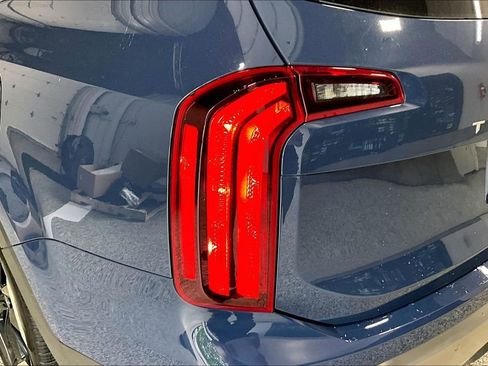 Used 2025 Kia Telluride S AWD/4WD image 23