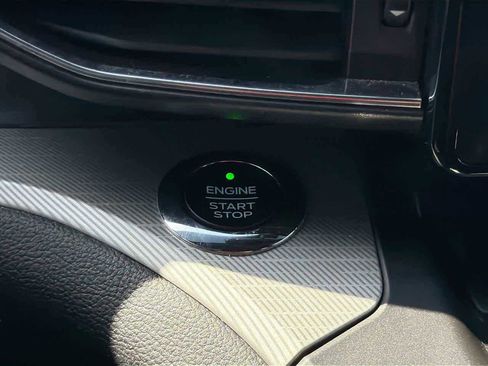 Used 2020 Ford Explorer XLT w/ Equipment Group 202A image 30