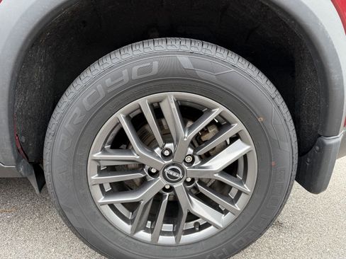 Used 2023 Nissan Rogue S AWD/4WD image 16