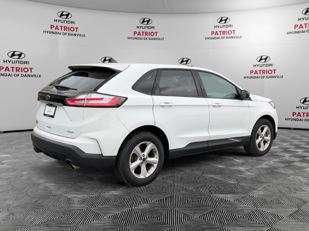 Used 2019 Ford Edge SE FWD image 3