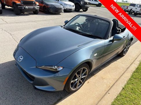 Used 2016 MAZDA MX-5 Miata Grand Touring RWD image 3