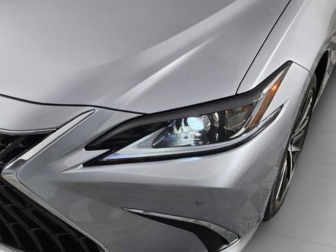 New 2025 Lexus ES 350 w/ Premium Package image 9