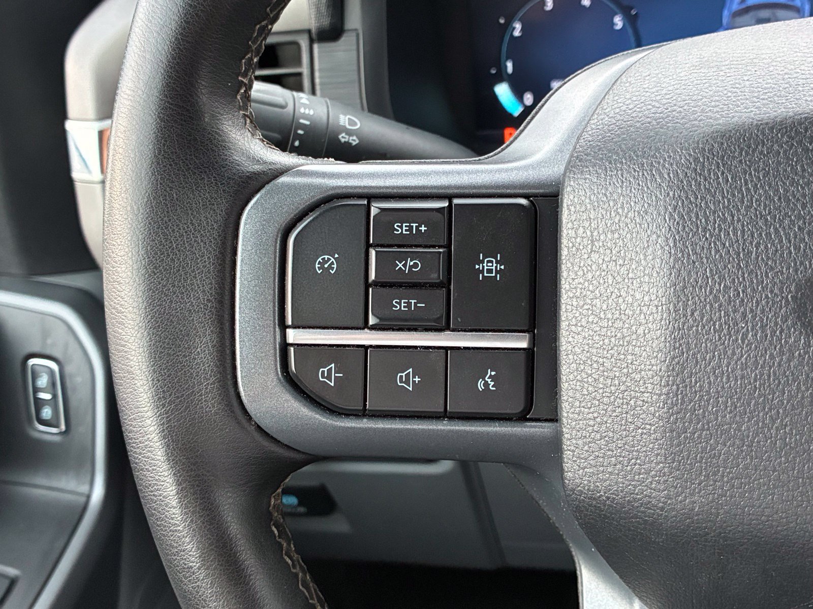 Used 2025 Ford F150 XLT w/ Equipment Group 301A Standard AWD/4WD image 22