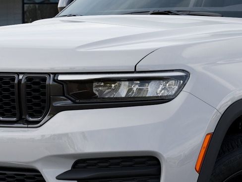 New 2025 Jeep Grand Cherokee Altitude w/ MOPAR Finishing Package image 10