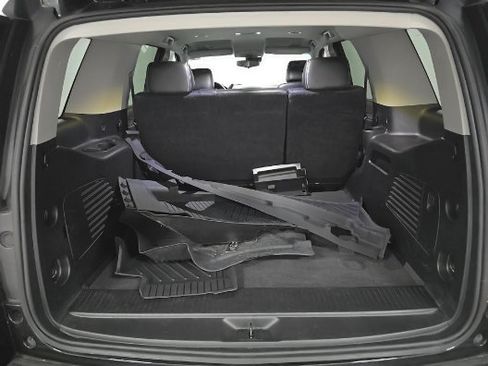 Used 2019 Chevrolet Tahoe LS w/ Enhanced Driver Alert Package RWD image 6