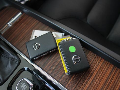 Used 2020 Volvo V60 T5 Momentum w/ Protection Package Premier image 34