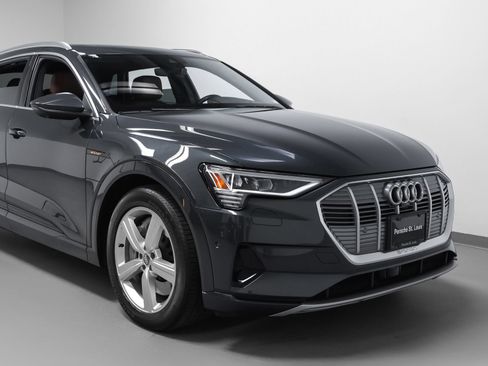 Used 2019 Audi e-tron Prestige AWD/4WD image 9