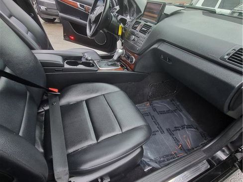 Used 2010 Mercedes-Benz C 300 4MATIC Sedan image 10