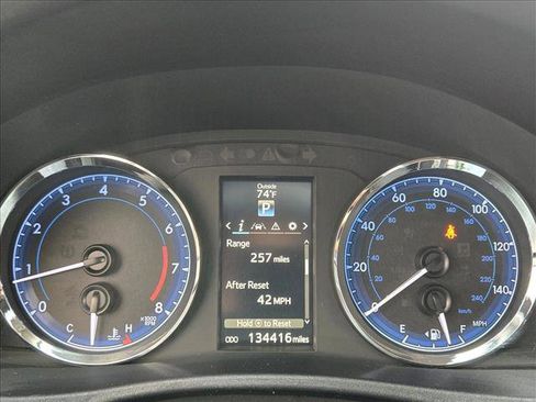 Used 2017 Toyota Corolla SE FWD image 8