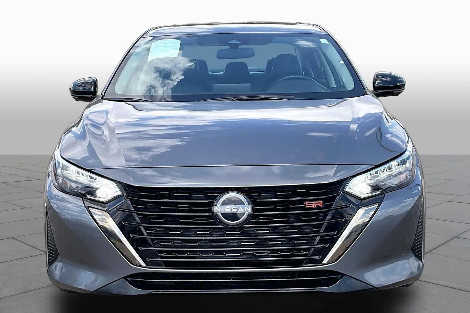 Used 2025 Nissan Sentra SR w/ SR Premium Package FWD image 4