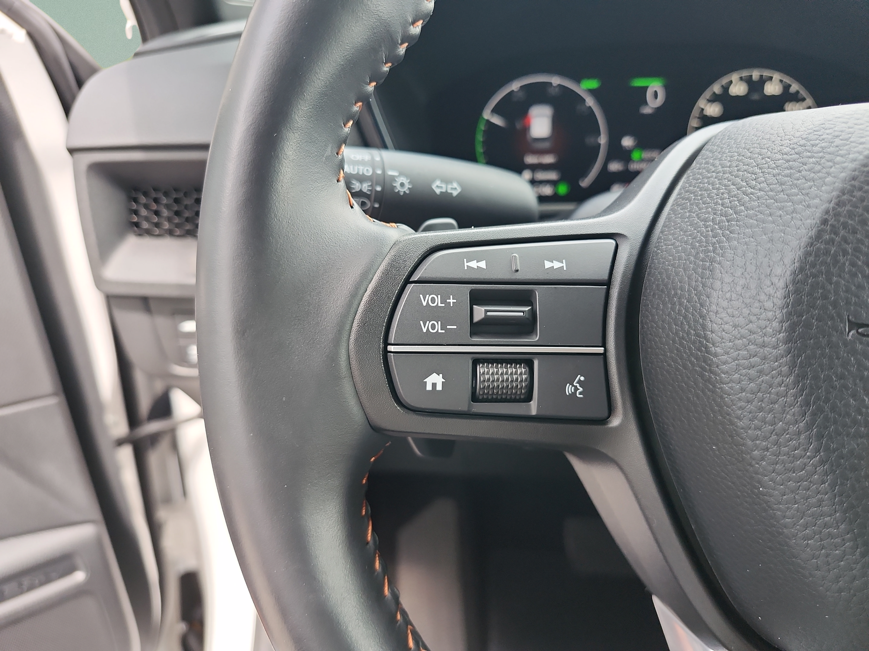 Certified 2025 Honda CR-V Sport-L image 14