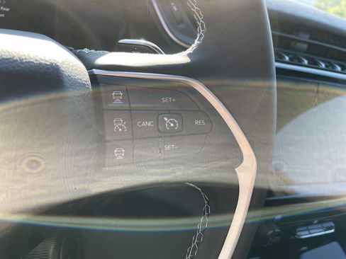 New 2025 Jeep Grand Cherokee Laredo X image 20