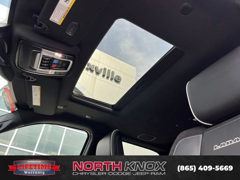 New 2026 RAM 2500 Laramie AWD/4WD image 12