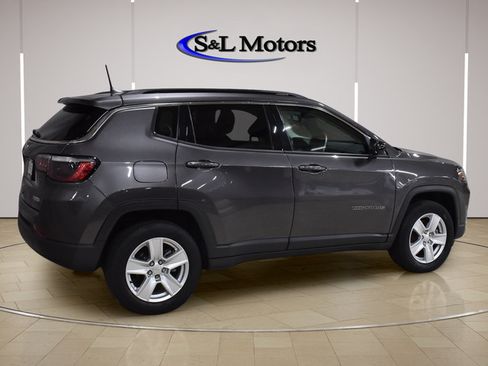 Used 2022 Jeep Compass Latitude AWD/4WD image 8