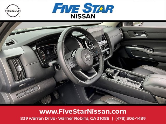 Used 2024 Nissan Pathfinder SL FWD image 18