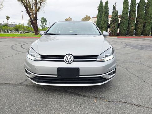Used 2018 Volkswagen Golf SE FWD image 2