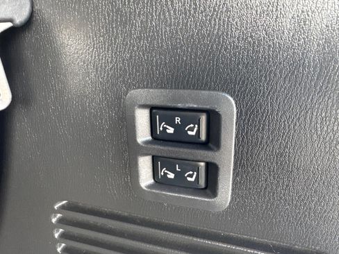 Used 2022 Nissan Armada Platinum w/ Captain's Chairs Package RWD image 20