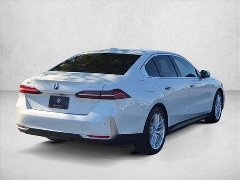 Used 2024 BMW 530i xDrive w/ Convenience Package AWD/4WD image 7