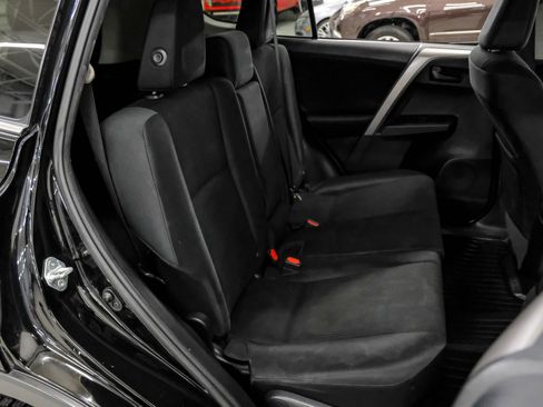 Used 2017 Toyota RAV4 LE FWD image 29