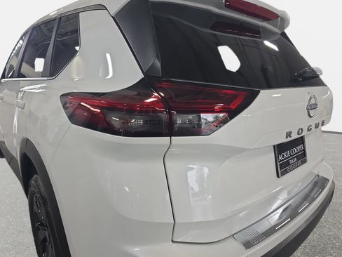 New 2026 Nissan Rogue SV FWD image 33