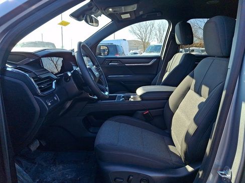 Used 2025 GMC Acadia Elevation image 13