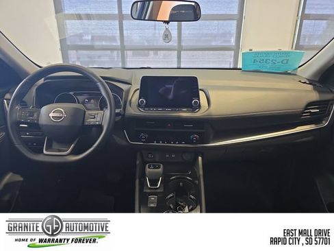 Used 2026 Nissan Rogue SV AWD/4WD image 13
