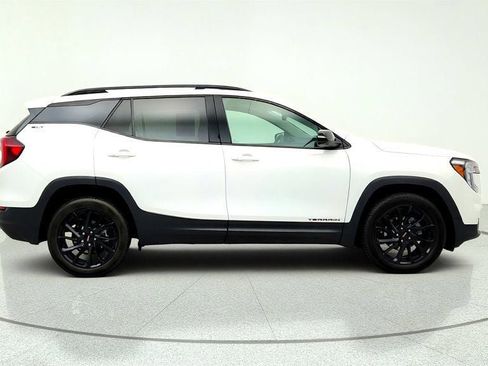 Used 2024 GMC Terrain SLT w/ Infotainment Package II AWD/4WD image 4