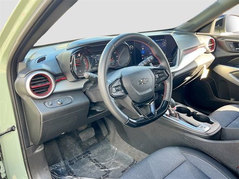 Used 2024 Chevrolet Trax RS w/ Driver Confidence Package image 9