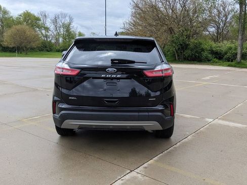 Used 2024 Ford Edge SEL w/ Convenience Package AWD/4WD image 4