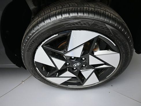 Certified 2024 Hyundai Kona Limited AWD/4WD image 15
