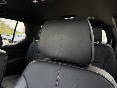 Used 2022 Chevrolet Traverse RS image 23