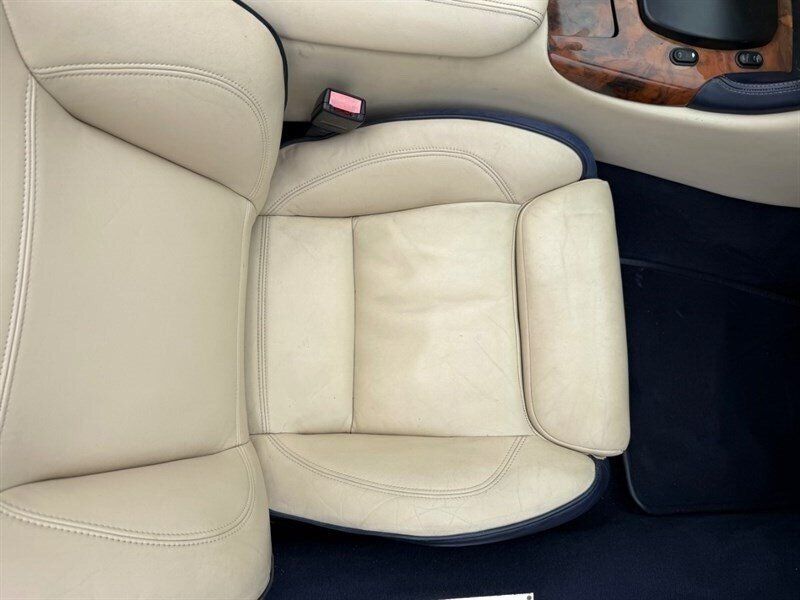 Used 2000 Aston Martin DB7 Vantage RWD image 18