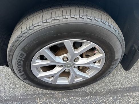 Used 2022 Jeep Grand Cherokee L Limited w/ MOPAR Finishing Package image 5