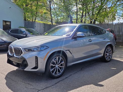 Used 2025 BMW X6 xDrive40i AWD/4WD image 2