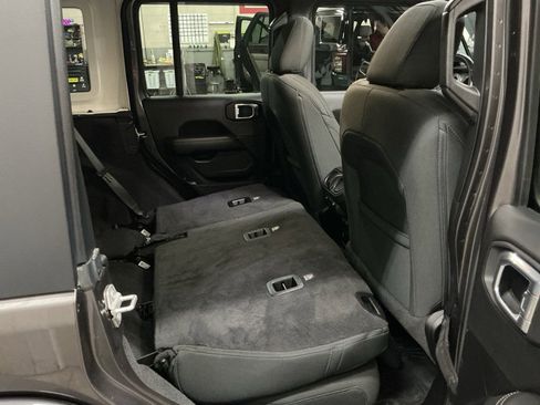 Used 2021 Jeep Wrangler Unlimited Sahara w/ Cold Weather Group image 28