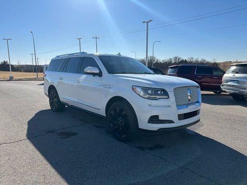 Used 2023 Lincoln Navigator L Reserve image 2