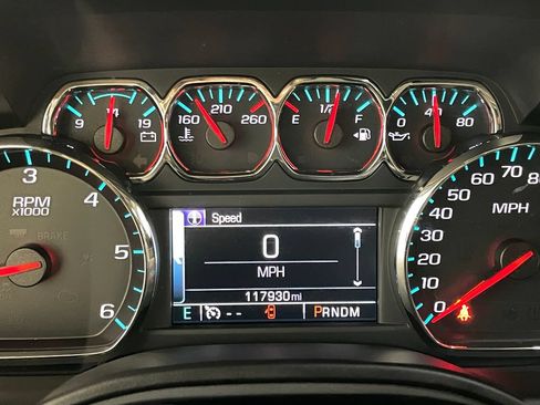 Used 2016 Chevrolet Suburban LT RWD image 30