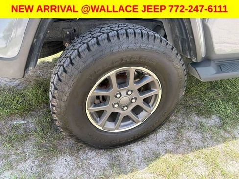 Certified 2020 Jeep Gladiator Overland AWD/4WD image 5