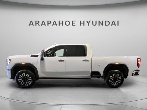 Used 2024 GMC Sierra 3500 Denali Ultimate AWD/4WD image 2