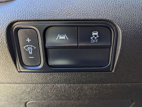 Used 2022 Kia Sorento S w/ Panoramic Sunroof Package AWD/4WD image 16