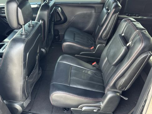 Used 2018 Dodge Grand Caravan GT image 26