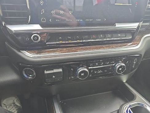 Used 2025 GMC Sierra 1500 Elevation w/ Preferred Package image 21