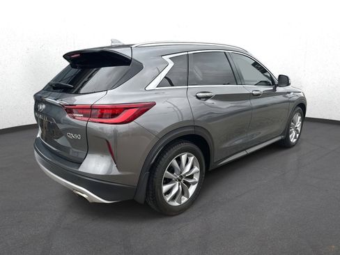 Used 2022 INFINITI QX50 Luxe image 3