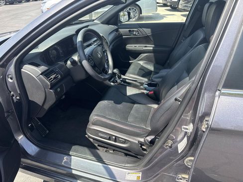 Used 2017 Honda Accord Sport Special Edition image 13
